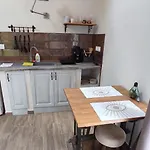 Frupi - A Kis Haz Apartmán Ostoros