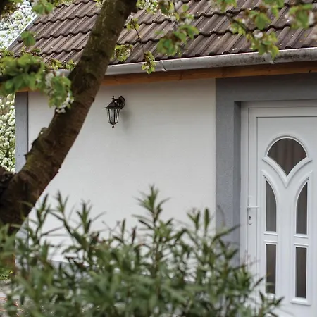 Frupi - A Kis Ház Apartman Ostoros