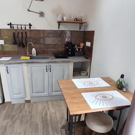 Frupi - A Kis Ház Apartman Ostoros